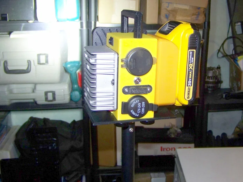 DeWalt 20V sang 12V: Multi Power Outlet có đèn, USB, đế nam châm, gắn tripod - Image 13