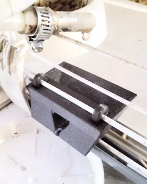 Bồn hứng cho bình nước thỏ | Zlew pod poidełko dla królika - Image 1