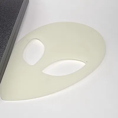 Alien Peeking – Alien ló nhìn qua cửa sổ