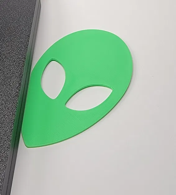 Alien Peeking – Alien ló nhìn qua cửa sổ - Image 4