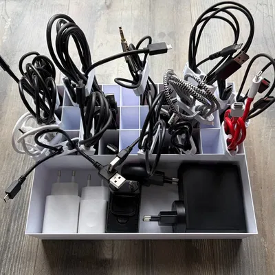 Khay sắp xếp dây cáp: 30 ngăn + ngăn chứa bộ nguồn