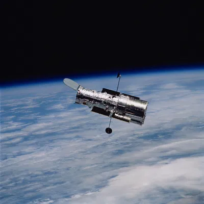 Kính thiên văn không gian Hubble (Hubble Space Telescope)