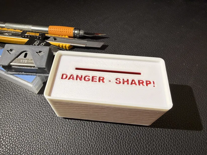 Thùng bỏ lưỡi dao cạo Gridfinity “Ultimate” - Image 1