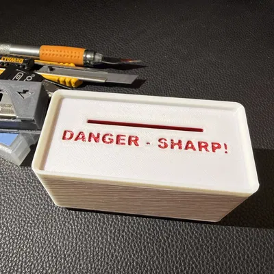 Thùng bỏ lưỡi dao cạo Gridfinity “Ultimate”