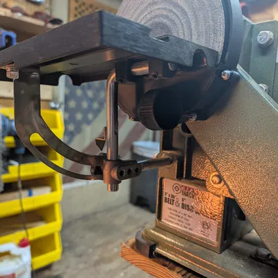 Nắp che hút bụi cho máy chà nhám đĩa Central Machinery