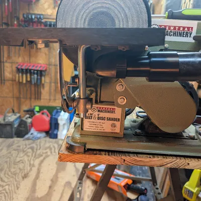 Nắp che hút bụi cho máy chà nhám đĩa Central Machinery