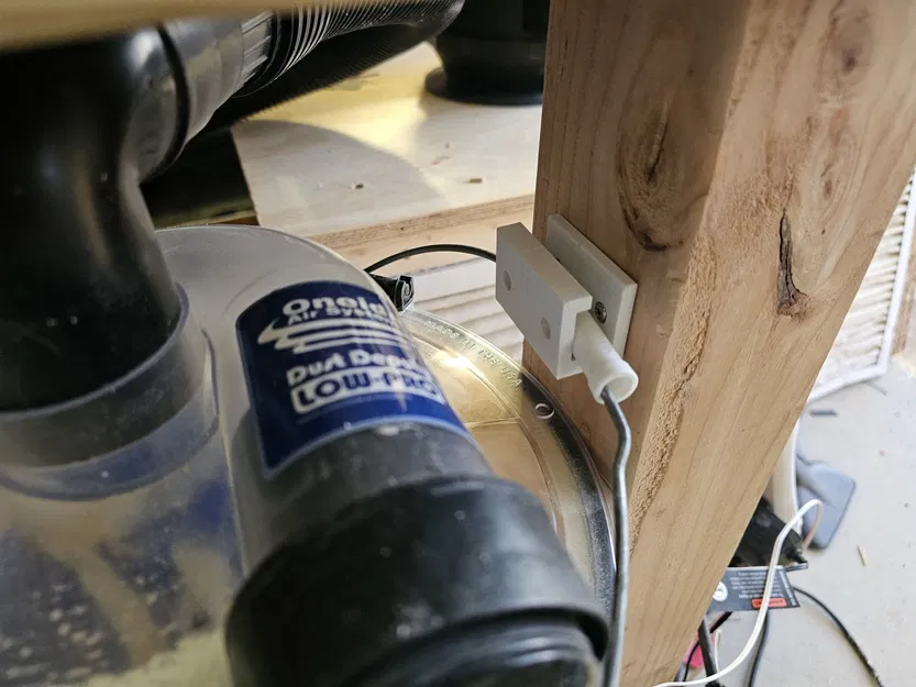 Mount treo quai xách thùng 5 gallon (Bucket Handle Mount) - Image 1