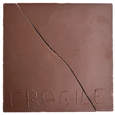 Thanh chocolate sữa FRAGILE (khuôn silicone từ chi tiết in 3D)