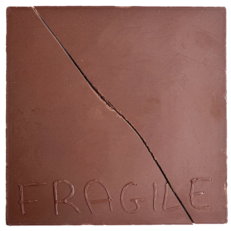 Thanh chocolate sữa FRAGILE (khuôn silicone từ chi tiết in 3D)