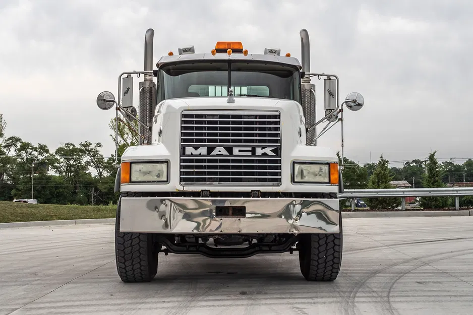 Mack ch613 - Image 1