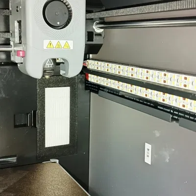 Bệ dán LED strip cho FlashForge Adventurer 5M