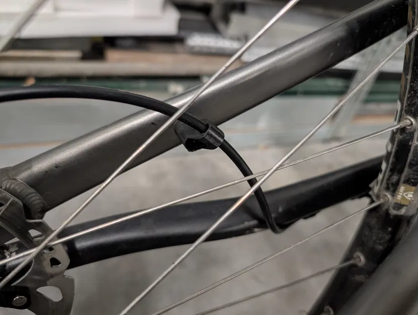 Kona Satori 2013: Guide dây dầu phanh sau cho heo Shimano đời mới (đi dây trong) - Image 1