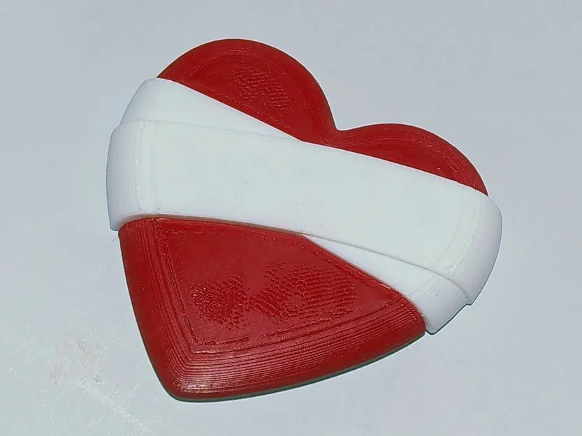 Trái tim băng bó (Bandaged heart) - Image 1