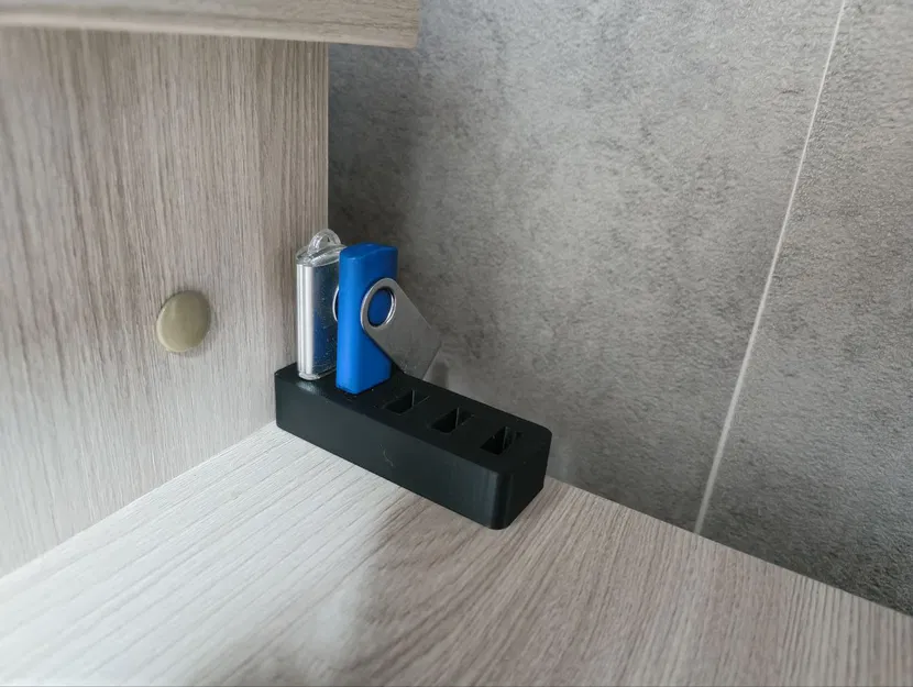 Kệ giữ USB Type-A tối giản Simpe 2–9 (Flash drive holder) - Image 2