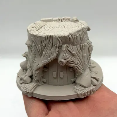 Stump Cottage – Nhà Gỗ Mini Từ Gốc Cây