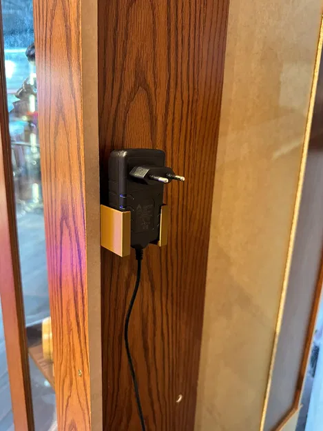 Giá treo tường/kệ cho bộ nguồn 12V (50x40mm) - Image 1