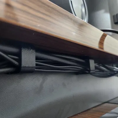 Quản Lý Dây Cáp Dưới Bàn (Under Table Cable Management)