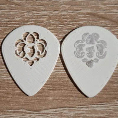 Skautská trsátka (Trsátka guitar Skaut)