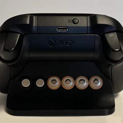Kệ Xbox Controller kèm ngăn chứa pin AA (Xbox Controller Stand w/AA Battery Storage)