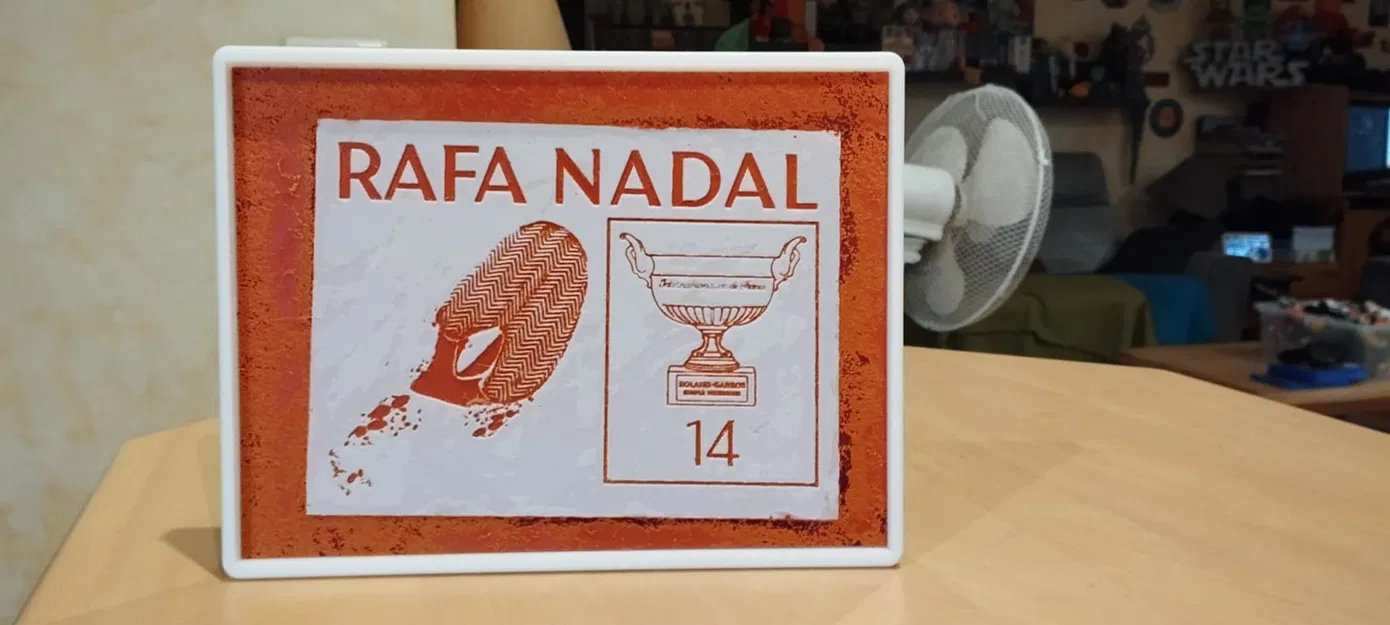 Khung cho “Nadal-on-Court-Plaque” - Image 1