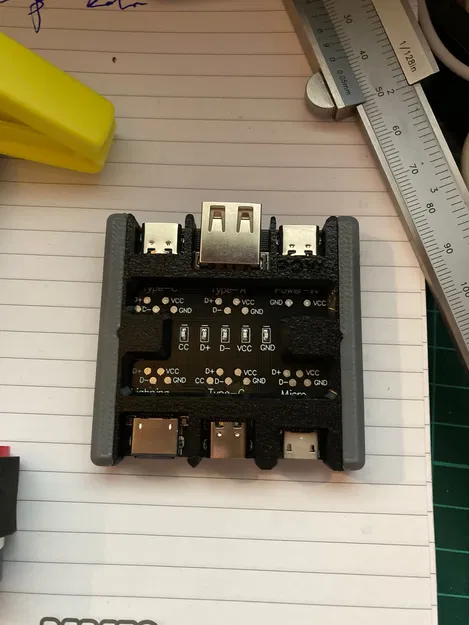 Vỏ enclosure cho USB cable tester với test points để hở - Image 1