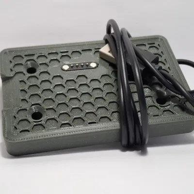 Đế sạc Sensecap T1000-E có lỗ bắt vít (remix)