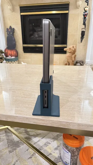 Giá đỡ MacBook Pro M2 16 Inch (dựng đứng khi dùng USB C dock) - Image 5