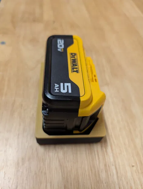 Khay Gridfinity cho pin DEWALT 20V MAX 5AH - Image 1