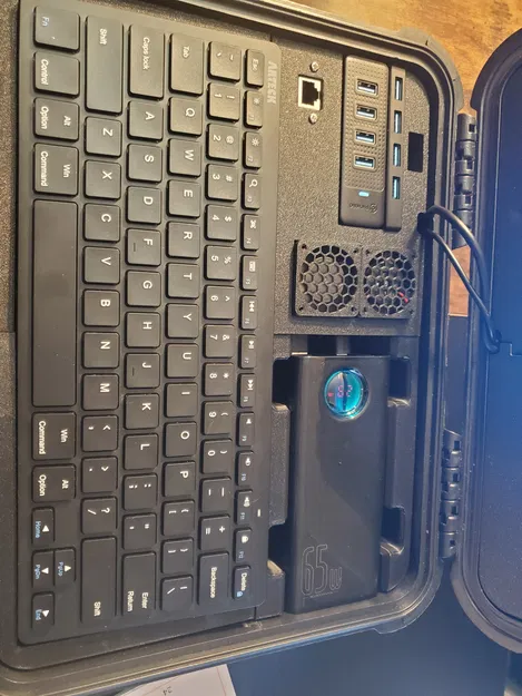 Raspberry Pi Apache 2800 Pentesting Rig (Bộ rig pentest trong vali Apache 2800) - Image 3