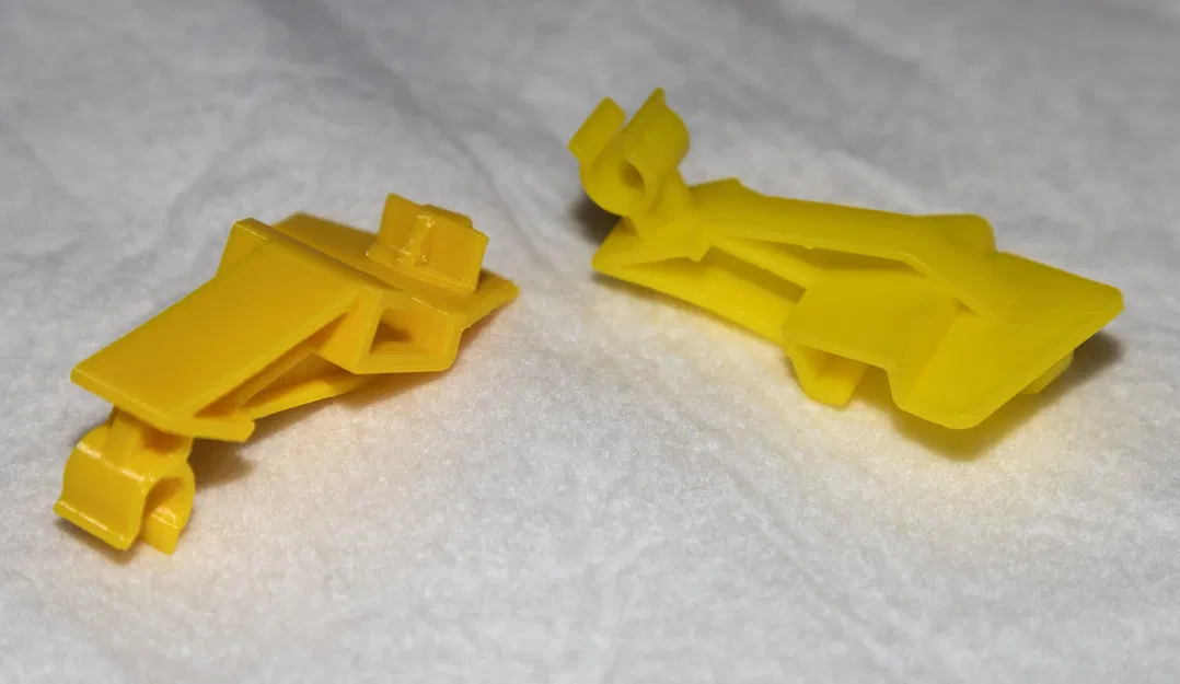 Kẹp giữ ty chống nắp capo (Prop Rod Clip Retainer) cho Ford Fiesta 2009–2014 - Image 1