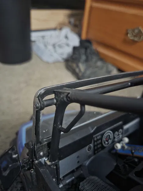 Khung đỡ kính chắn gió Axial SCX10.3 CJ7 (Windshield Frame) - Image 6