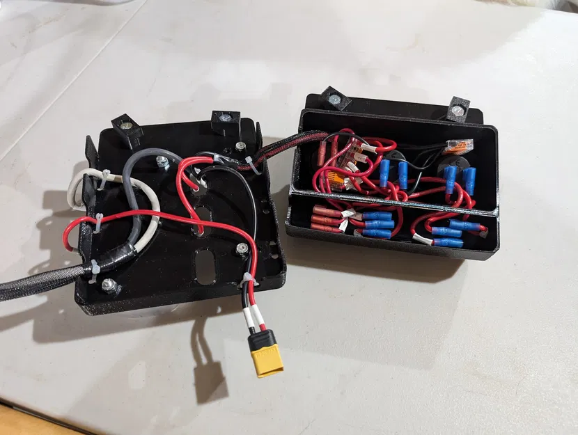 Panel Điện Bedrail Thùng Xe Tacoma (Ổ 12V & Cầu Chì) - Image 5