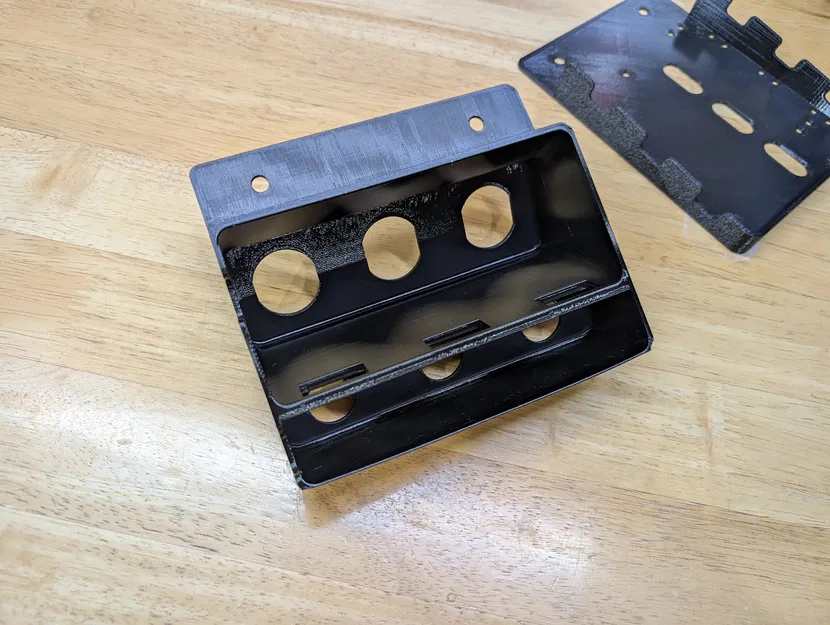 Panel Điện Bedrail Thùng Xe Tacoma (Ổ 12V & Cầu Chì) - Image 7