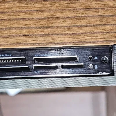 Giá đỡ đầu đọc thẻ Icy Box (kèm file FreeCAD)