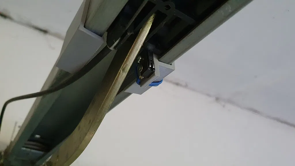 Giá đỡ micro switch cho ray cửa gara Normstahl (endstop) - Image 2