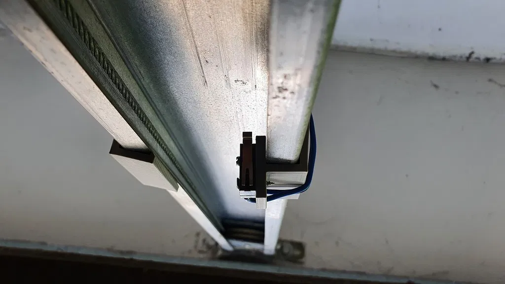 Giá đỡ micro switch cho ray cửa gara Normstahl (endstop) - Image 3