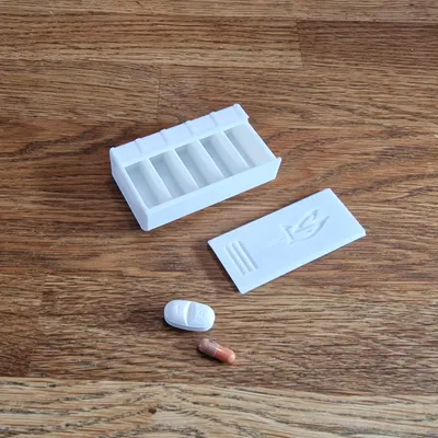 Hộp chia thuốc bỏ túi (Pocket-Sized Pill Organizer)