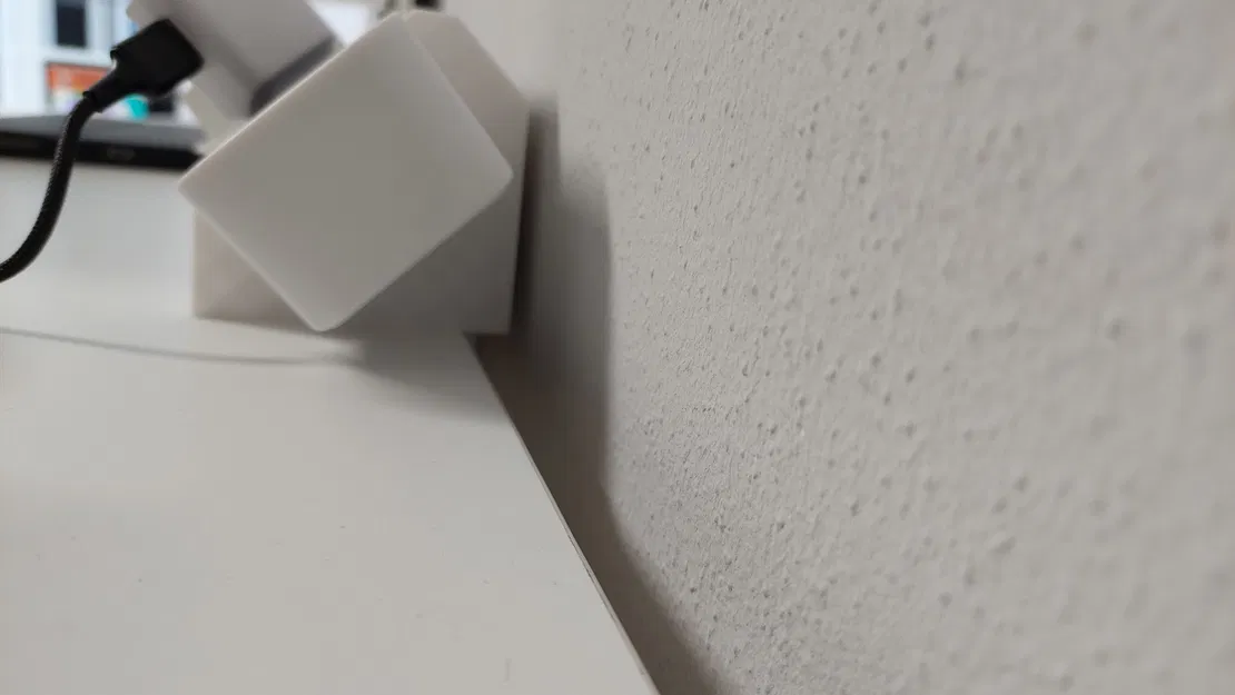 Giá đỡ ổ cắm điện (Power strip) gắn dưới bàn - Image 2