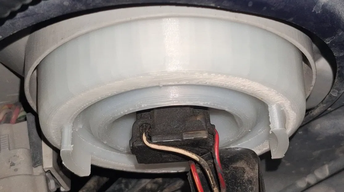 Nắp cao su chụp đèn pha Toyota LC90 - Image 1