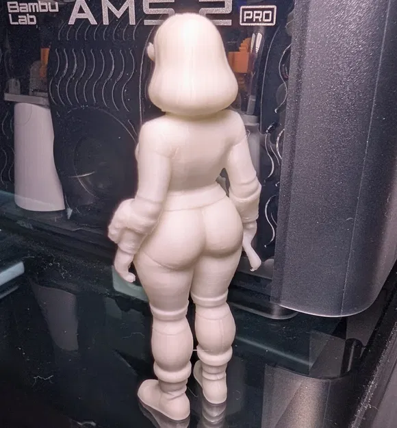 Cô nàng Vault Dweller “Thick” (Fallout) sẵn sàng chiến đấu - Image 2