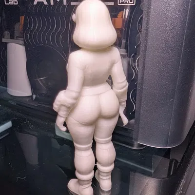 Cô nàng Vault Dweller “Thick” (Fallout) sẵn sàng chiến đấu