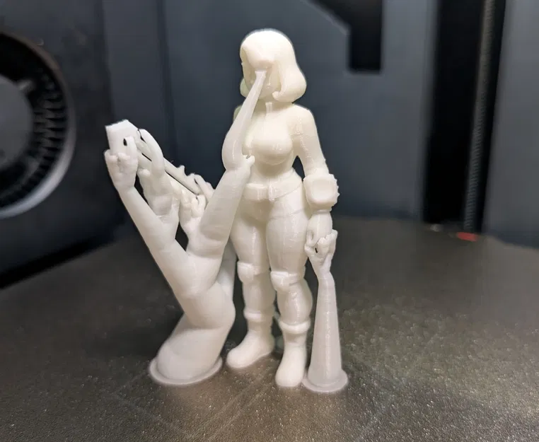 Cô nàng Vault Dweller “Thick” (Fallout) sẵn sàng chiến đấu - Image 5