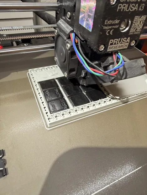 Khay để cọ sơn có tạ (Weighted) kèm khay hứng nhỏ giọt - Image 14