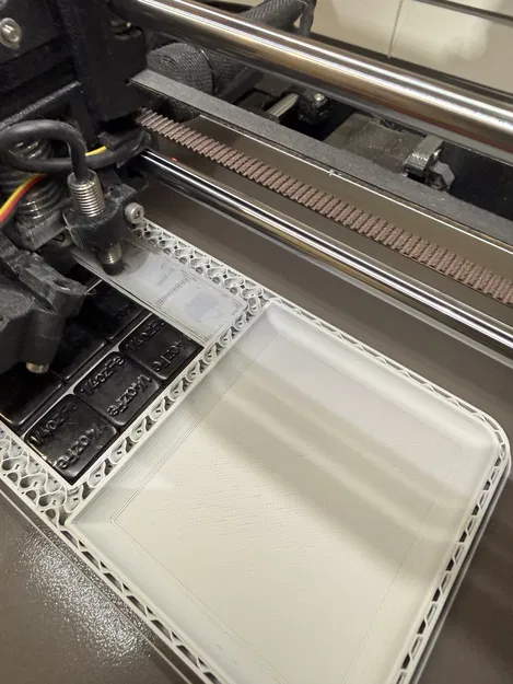 Khay để cọ sơn có tạ (Weighted) kèm khay hứng nhỏ giọt - Image 15