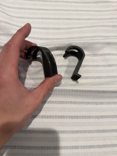 Plug Guard (Ngăn dây nguồn bị rút khỏi ổ cắm) - Image 1