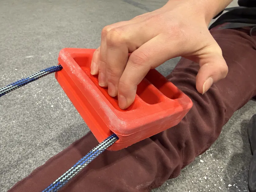 Dụng Cụ Tập Lực Bám Leo Núi Cầm Tay (Portable Rock Climbing Grip Trainer) - Image 2