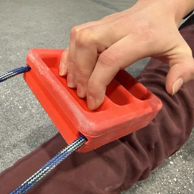 Dụng Cụ Tập Lực Bám Leo Núi Cầm Tay (Portable Rock Climbing Grip Trainer)