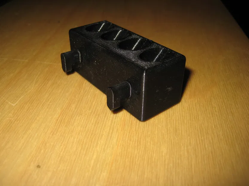 Giá treo pegboard SKÅDIS giữ 8 pin AAA X8 - Image 3