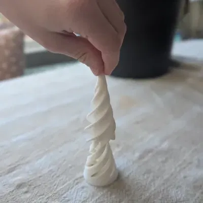 Nón fidget xoắn ốc (Spiral fidget cone)