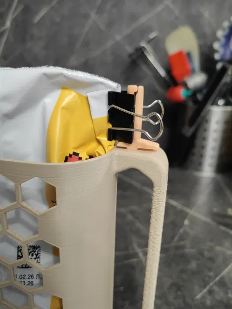 Giá đỡ bịch sữa/nước ép 1L PET kèm clip - Image 5